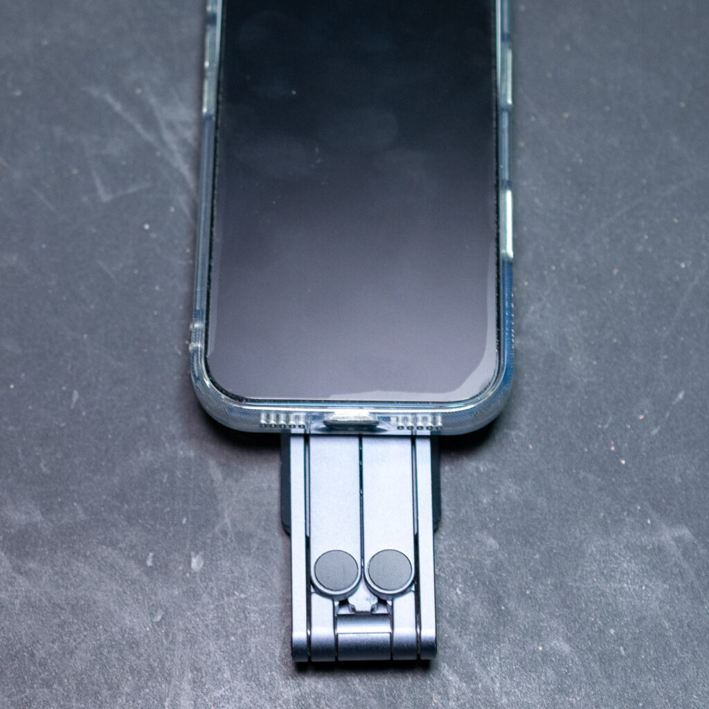 Ulanzi MA38をスマホにつけた状態